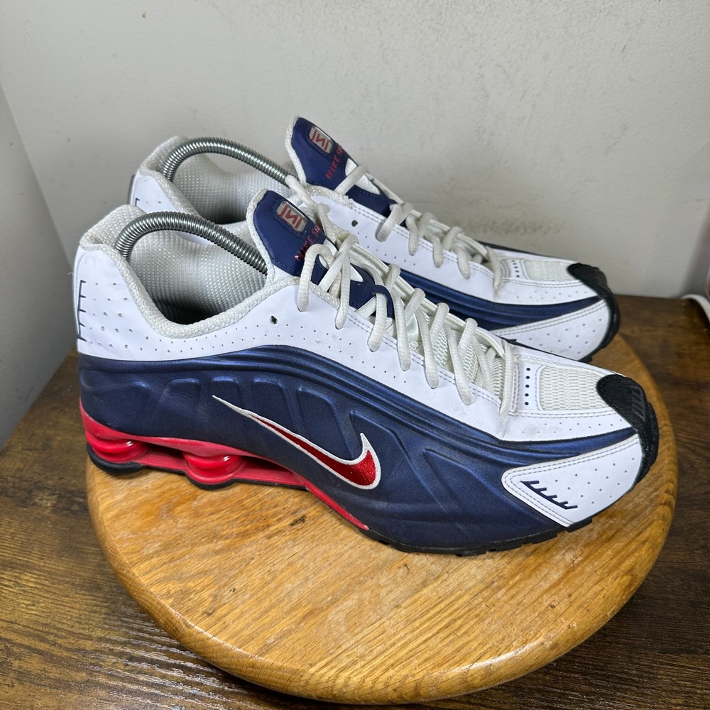 Nike Shox R4 Midnight Navy White University Red HQ1988-400 Mens Size 13